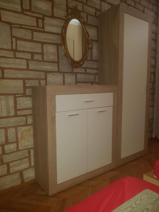 Apartment 51 Gornji Karin Bagian luar foto
